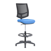 Sillas ergonómicas con espaldar  en malla y asiento tapizado aro apoyapies
